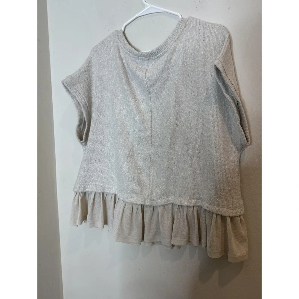 Pilcro Sweater Womens 1X Plus Beige Ruffle Hem Short Sleeve Knit Top Pullover
